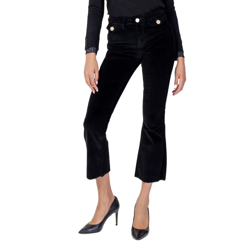 Pantalon évasé en velours noir avec boutons dorés à la taille, par Gaudi Jeans, pantalon en coton noir pour femme 221BD25010