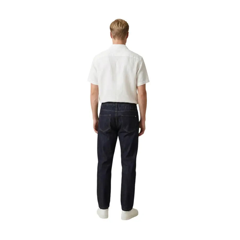 Jean slim en coton stretch bleu foncé pour homme par gianni lupo montrant le verso avec des poches classiques