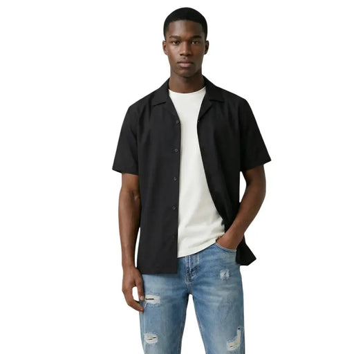 Chemise noire à manches courtes boutonnée, col et coupe décontractée par gianni lupo pour hommes