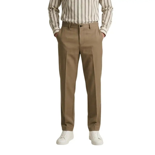 Gianni Lupo Pantalon homme en polyester viscose stretch beige, coupe classique droite kaki et passants de ceinture
