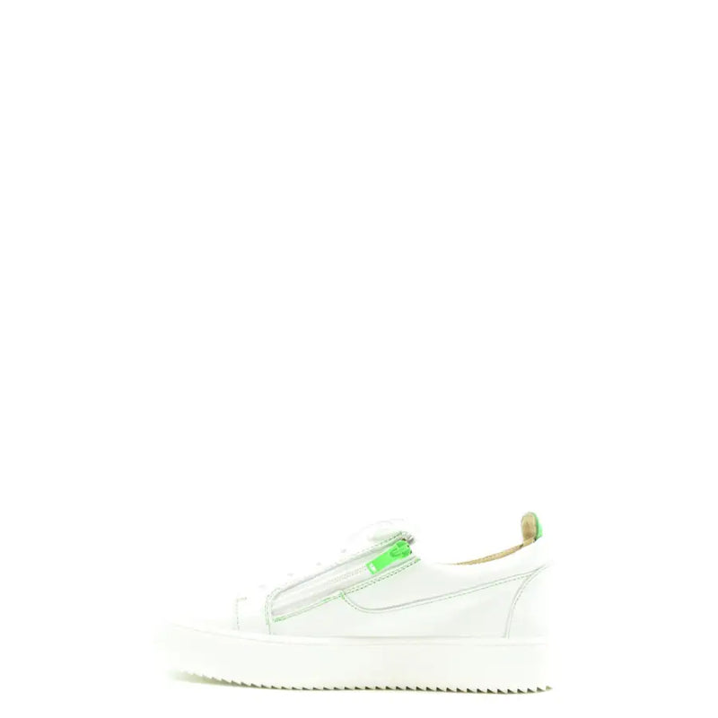 Baskets Giuseppe Zanotti pour homme en cuir blanc avec fermeture éclair, détail vert fluo et semelle épaisse blanche.