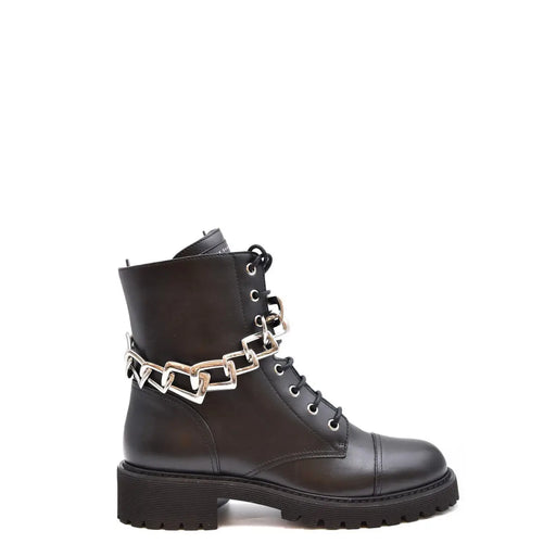 Bottines Giuseppe Zanotti pour femme en cuir noir, ornées d'une grosse chaîne argentée et d'une fermeture éclair latérale.