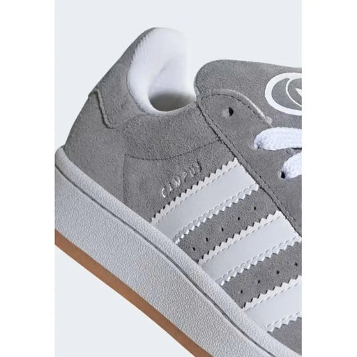 Gray suede Adidas Campus sneaker displayed in the Adidas Campus Gray Sneaker product image