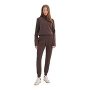 Guess Active Sweat-shirt à col roulé marron pour femme avec un logo triangulaire discret, confectionné dans un tissu doux en mélange modal.