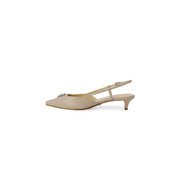 cuir beige Guess Escarpin à bride arrière avec talon fin et boucle argentée sur le bout, pointure 4