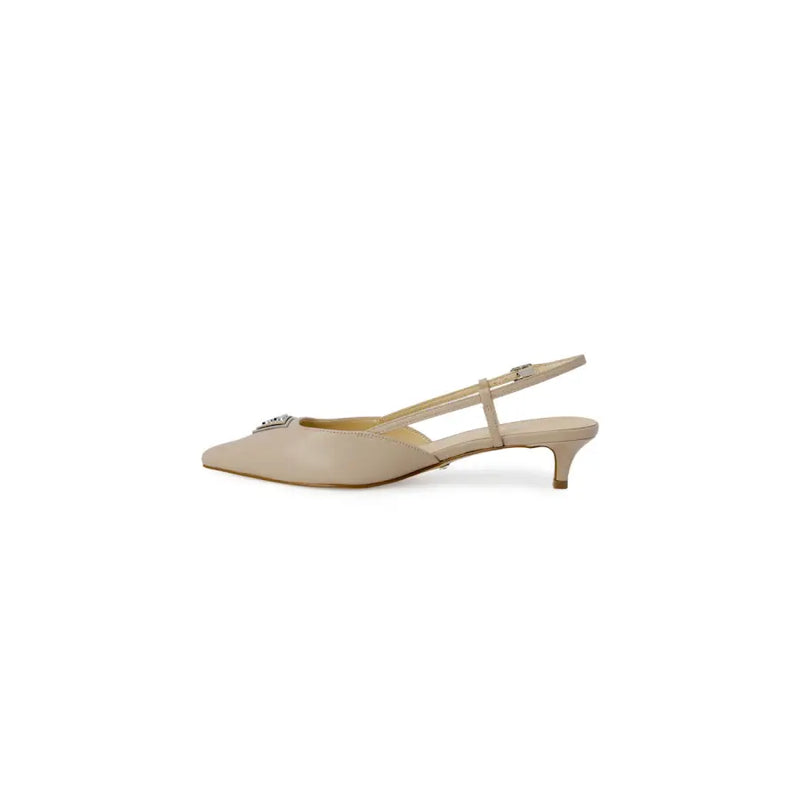 cuir beige Guess Escarpin à bride arrière avec talon fin et boucle argentée sur le bout, pointure 4