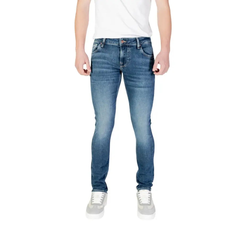 Guess Men blue slim fit denim jeans with faded wash from the spring summer collection