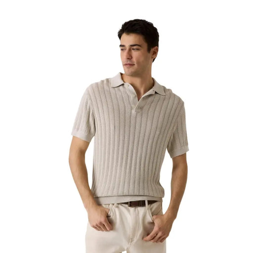 Polo beige en maille côtelée, col classique et manches courtes, en coton viscose. Guess hommes