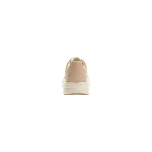 daim beige Guess Baskets pour hommes avec un design sportif à enfiler et une semelle épaisse en caoutchouc blanc cassé