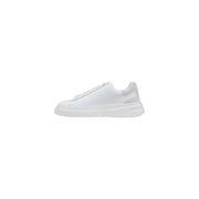 cuir blanc Guess Baskets pour hommes avec semelle épaisse et design minimaliste pour un style sport-décontracté