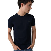 Noir guess T-shirt homme en coton à col rond, coupe extra slim, avec logo brodé discret sur la poitrine gauche.