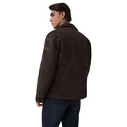 Guess Blazer homme marron en similicuir zippé avec une finition texturée en daim marron foncé et un logo brodé sur la manche