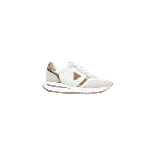 Guess Baskets beiges pour femmes avec finitions blanches et dorées, en polyester et polyuréthane, au design moderne et élégant.