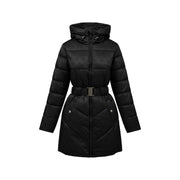 Guess Veste matelassée noire à capuche pour femme en polyamide, avec boucle de ceinture argentée et logo discret.