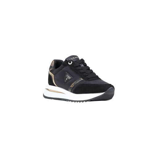 Guess Baskets noires en polyester pour femmes avec des détails dorés et une semelle intermédiaire blanche, pour un style sport-décontracté.