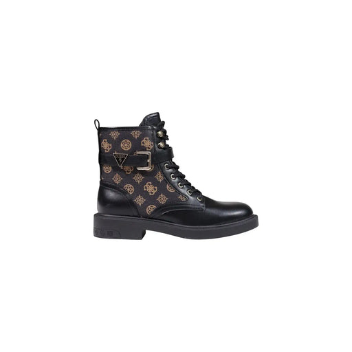 Guess Bottines noires pour femmes en polyuréthane, ornées d'un logo doré et d'une boucle argentée visible de face.