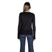 Pull noir à manches longues top avec un col rond simple en viscose par Guess collection de tricots pour femmes