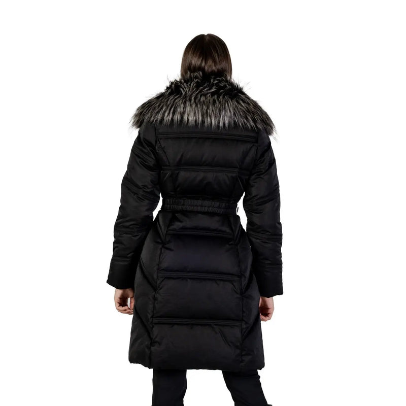 Guess Doudoune longue d'hiver noire zippée pour femme, en mélange de coton, avec un col en fourrure multicolore et un col en fausse fourrure douce.