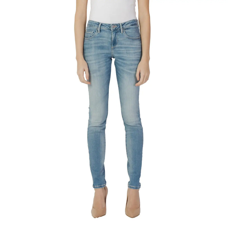 Délavage clair, coupe ajustée Guess Jean en denim bleu pour femme, légèrement délavé, confectionné dans un mélange de coton tissé.