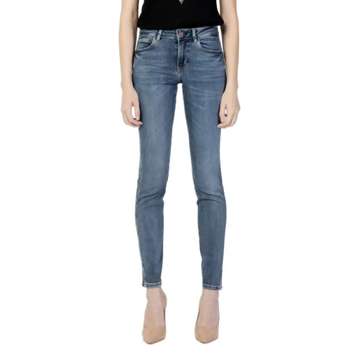 Guess Jean bleu slim taille haute pour femme, style automne-hiver à cinq poches