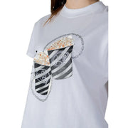 Guess women white cotton t shirt featuring a black and white striped popcorn bucket graphic with pearls and chains