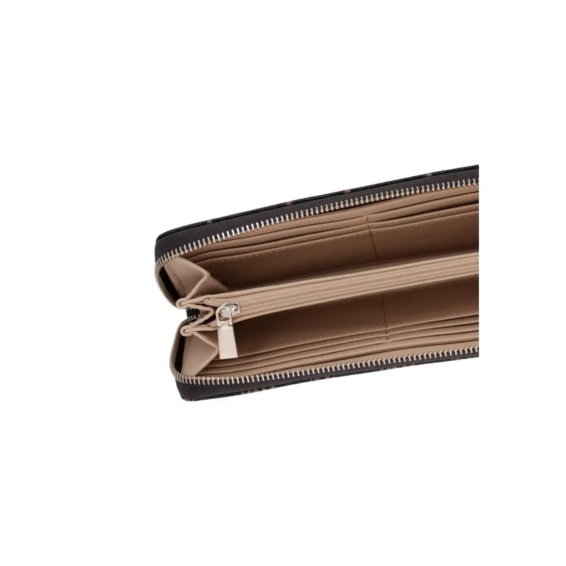 Guess Portefeuille femme Emelie avec logo, poche zippée marron, largeur 22 cm, extérieur à motifs noirs, intérieur beige et fermetures éclair argentées.