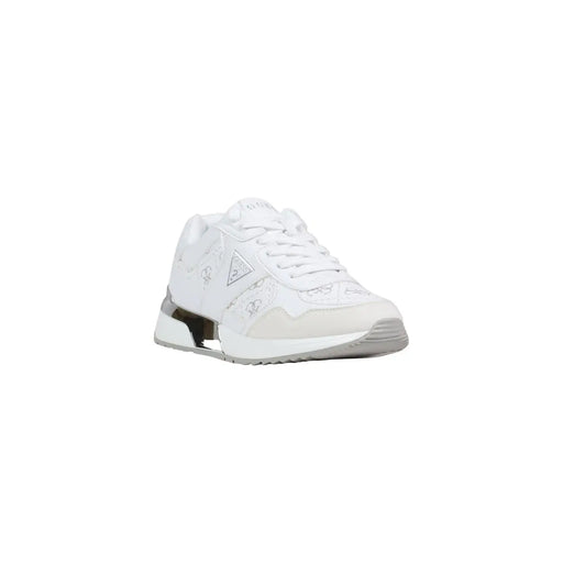 Guess Baskets en cuir blanc pour femme, à lacets, avec logo discret et détail métallique au talon visible à l'arrière.