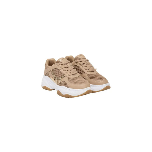 Guess Baskets beiges pour femmes, en mélange de polyester avec empiècements en mesh beige et semelle épaisse blanche et beige.