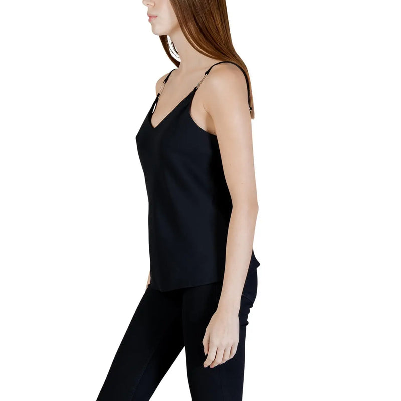 Guess débardeur camisole en satin noir pour femme top avec de délicates bretelles en V en chaîne dorée, confectionnées en polyester