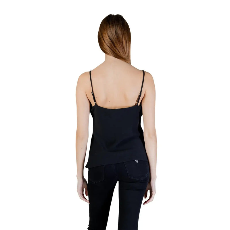 Vue arrière de guess femmes tank top Haut en polyester noir à bretelles en V, ourlet en V discret et logo brodé