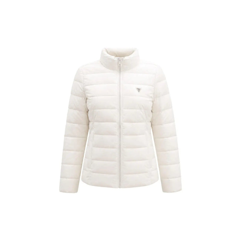 Guess Doudoune blanche matelassée en polyester pour femme, avec col montant et fermeture éclair pour une chaleur optimale au niveau du col roulé.