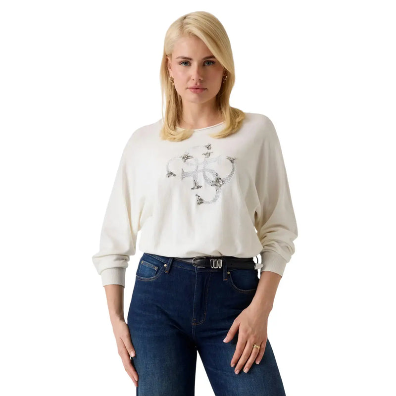 Guess Pull en maille blanche pour femme, style chauve-souris, mélange viscose crème, manches longues et sequins argentés sur la poitrine.
