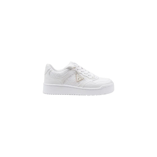 Guess Baskets blanches pour femmes en polyuréthane à lacets, avec une tige texturée et une semelle plateforme épaisse.