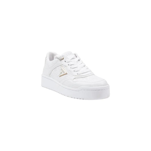 Guess Baskets à plateforme blanches en polyuréthane pour femmes, à lacets, avec un design minimaliste élégant et un logo discret doré.