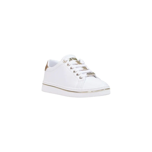 Guess femmes blanches de faible-top baskets en cuir polyuréthane avec détails métalliques dorés et logo de la marque