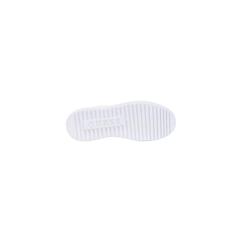 White rubber sole with embossed guess logo and ribbed texture on Guess women white polyurethane slip on sneakers