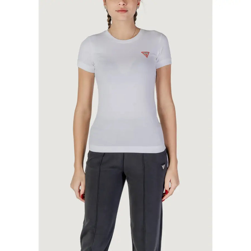 Guess T-shirt blanc à manches courtes et col rond pour femme en coton t-shirt avec un logo triangulaire rouge sur la poitrine