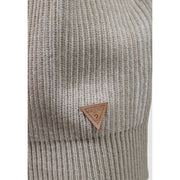 Guess Pull en laine Niro Vanisãe pour femme, en maille côtelée beige avec écusson logo triangulaire en cuir camel, vue de face