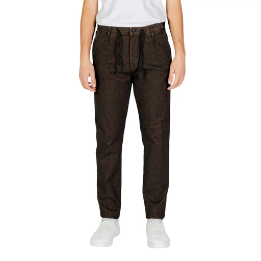 brun foncé hamaki-ho Pantalon homme en mélange de coton avec taille élastiquée à cordon et fermeture éclair simple