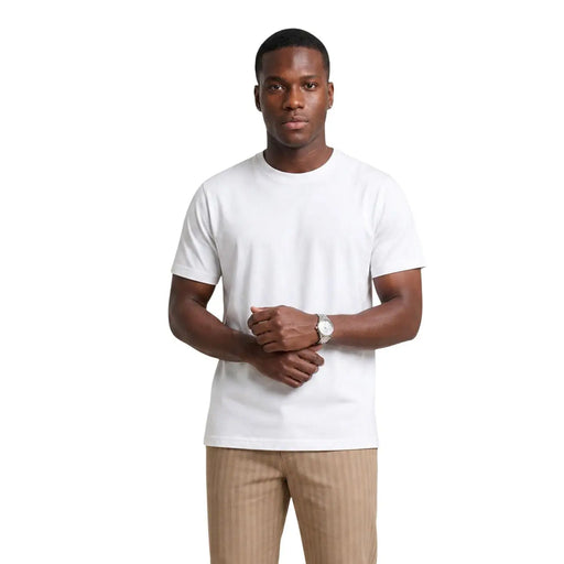 T-shirt blanc à col rond pour homme, en coton respirant, idéal pour une tenue décontractée.