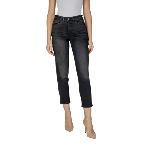 Ichi Jean court en denim noir taille haute pour femme, coupe slim, effet délavé