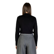 Pulls à col roulé noirs à manches longues pour femmes par Ichi fabriqué à partir d'un tissu mélangé de viscose