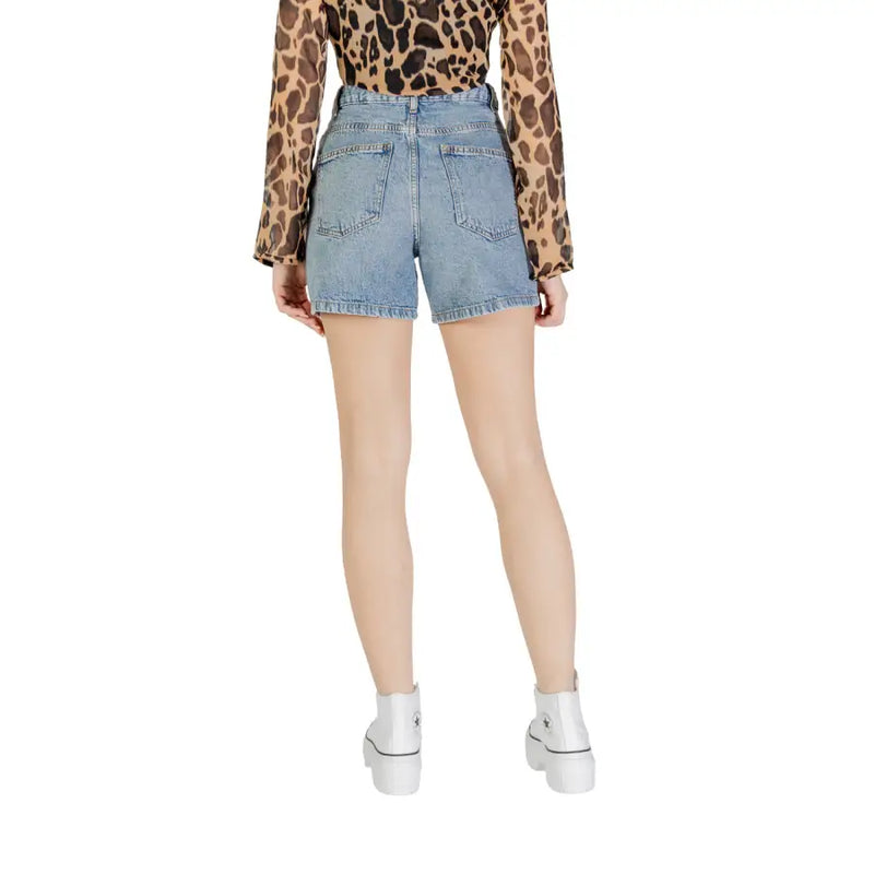 Ichi women blue cotton light-wash denim shorts with high waist pockets and frayed hem