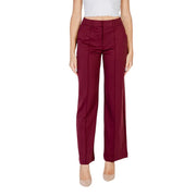 Pantalon bordeaux pour femme Ich en polyester viscose bordeaux, taille haute, coupe taille haute et jambes larges, avec plis sur le devant.
