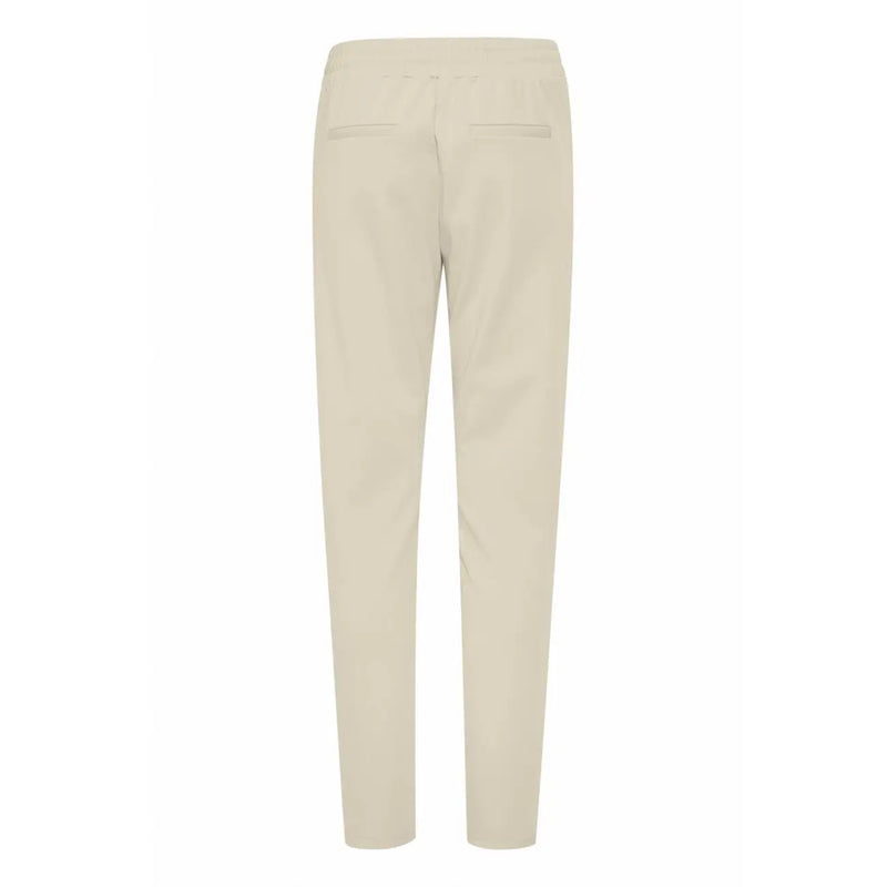 Beige slim-fit Ichi Pantalon pour femme en tissu souple et ajusté, avec de discrètes poches arrière en dentelle sur le devant, vu de dos