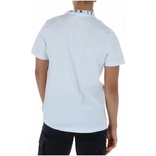 Icon T-shirt polo blanc en coton à manches courtes pour homme, col côtelé, orné du logo emblématique en lettres noires.