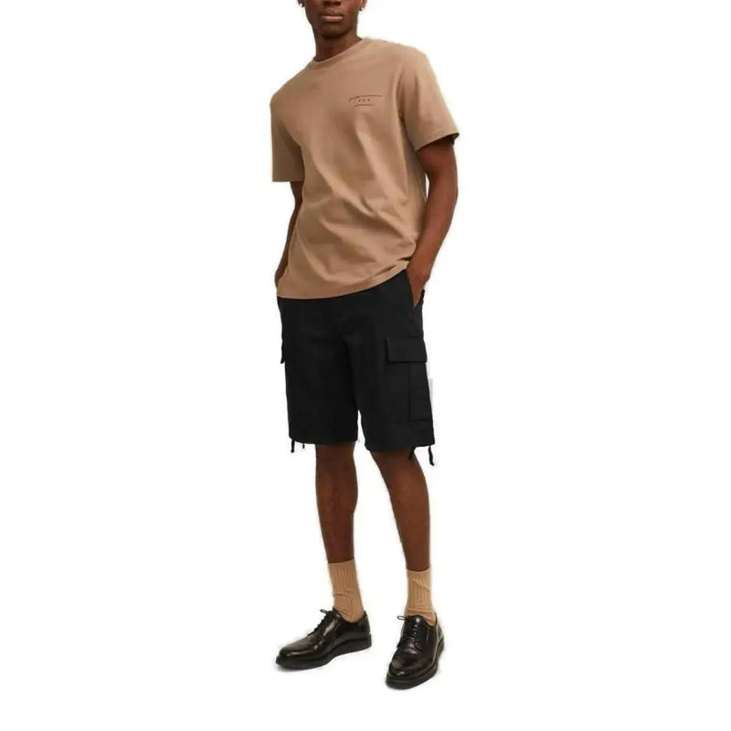 Coton beige à manches courtes t-shirt short homme Jack & Jones en coton noir avec poches, orné d'un petit logo brodé