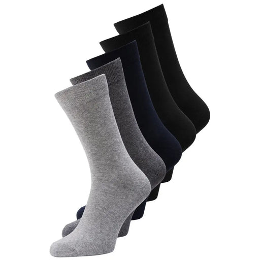 Un ensemble de cinq Jack & Jones Chaussettes mi-mollet pour homme, en maille douce grise et noire, avec bords-côtes.