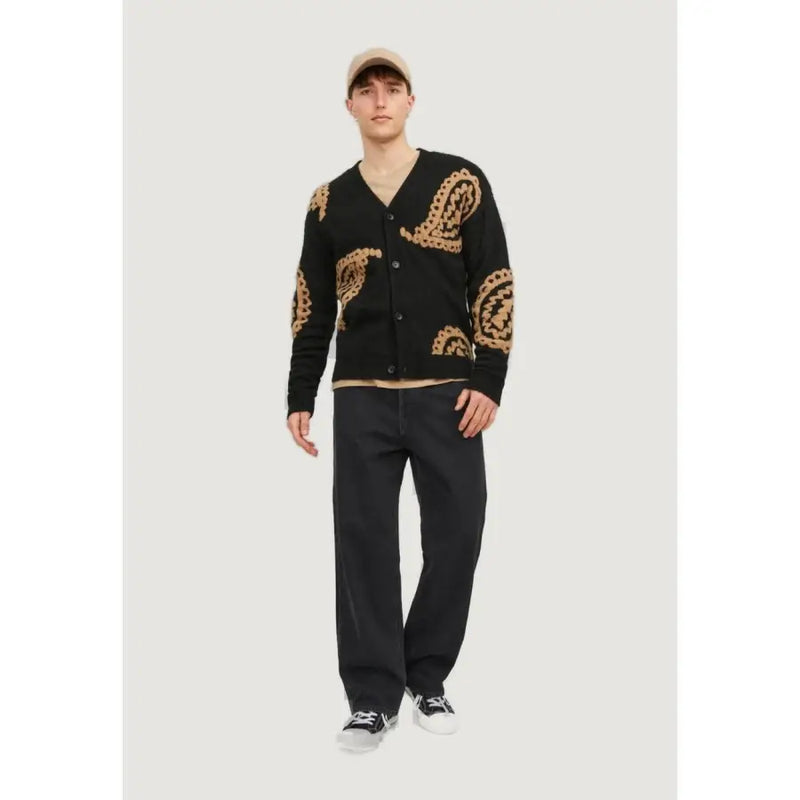 Cardigan noir pour homme Jack & Jones, orné de motifs cachemire dorés sur les épaules et les manches, en mélange de coton, idéal pour le printemps et l'été.