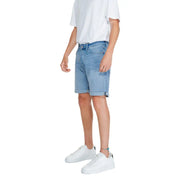 Jack & Jones men’s blue light-wash denim shorts with rolled cuffs and classic five-pocket design